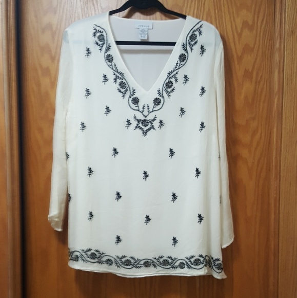 Avenue Tops - Avenue Long Sleeve Cream Top Size 18/20